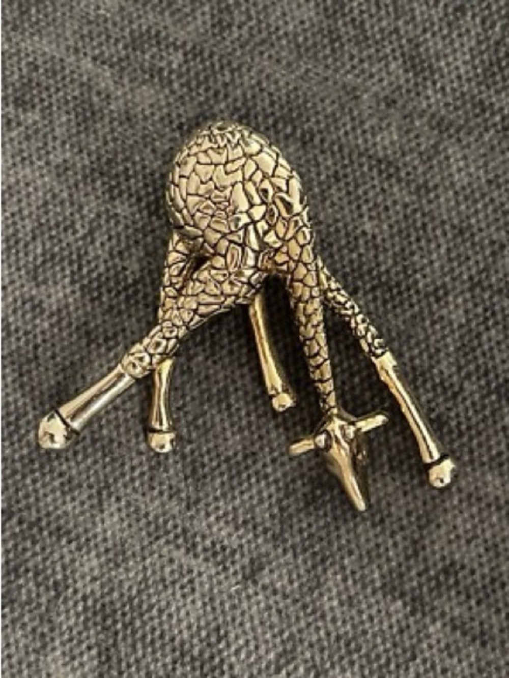 Baby Giraffe Brooch Pin